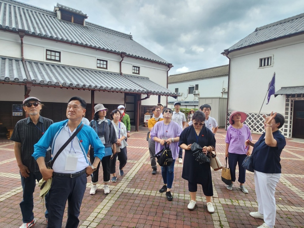 ▲ 나오시마 섬 탐방에 나선 일행