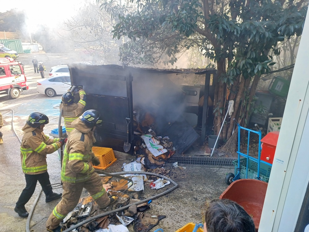 ▲ 화재현장에 출동한 여수소방서