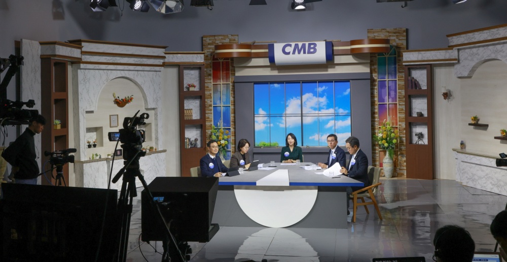 ▲ 용봉아고라 방송토론회 스튜디오