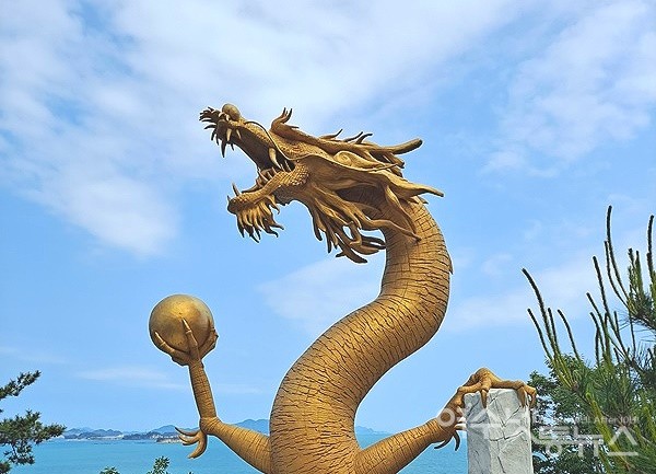 ▲용틀임하며 날아오르는 용의 모습 ⓒ조찬현