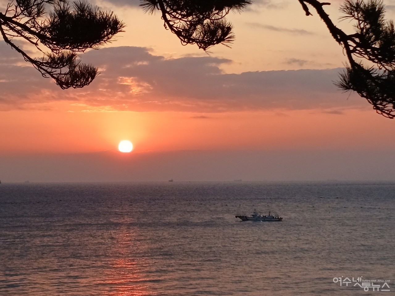 ▲ 동고지 일출제에서 갑진년 첫해가 떠오르고 있다 ⓒ심명남