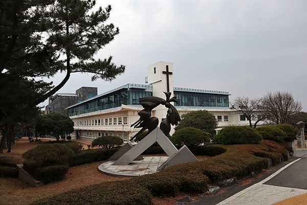 ▲현대식 병원으로 탈바꿈한 애양원  ⓒ오문수 