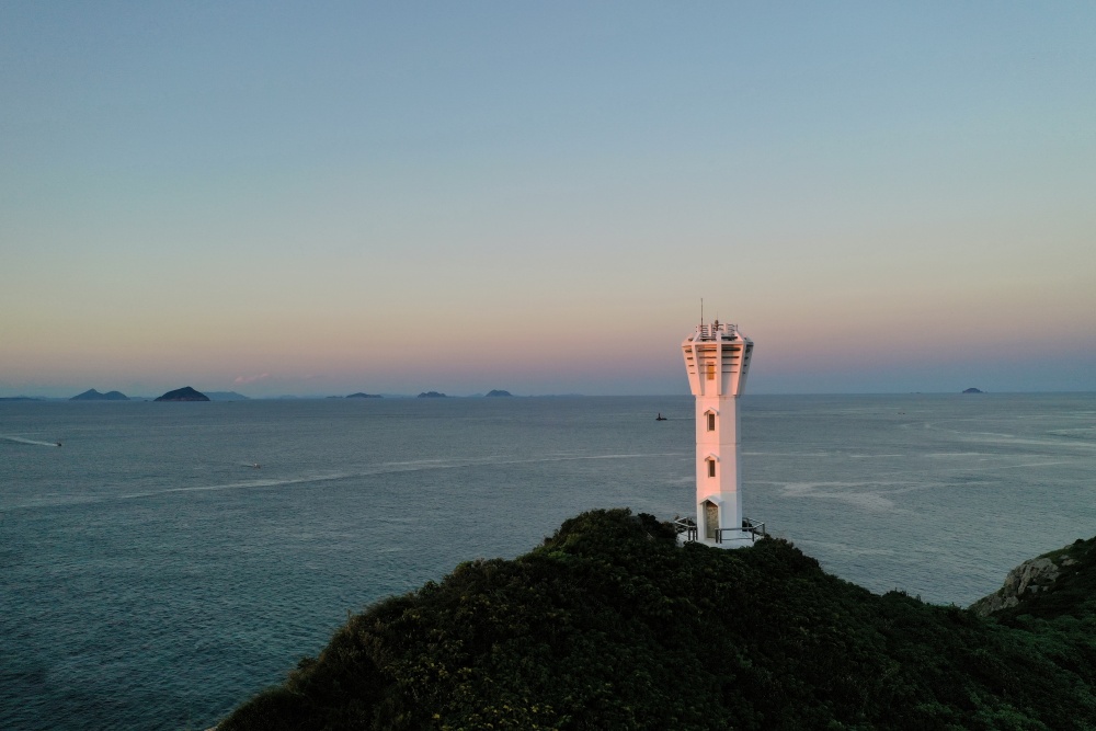 ▲ ‘힐링의 등대’ 삼산면 거문도 소재 녹산곶등대