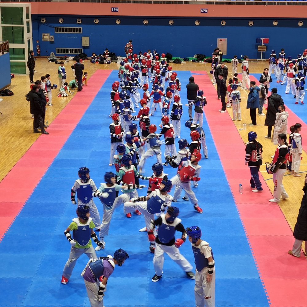 ▲ 진남체육관에서 열린 전국 우수학교 초청 스토브리그 태권도 대회