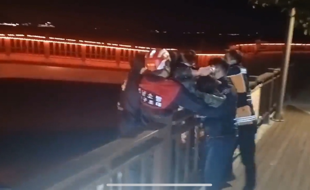 ▲119구조대원 구조 모습