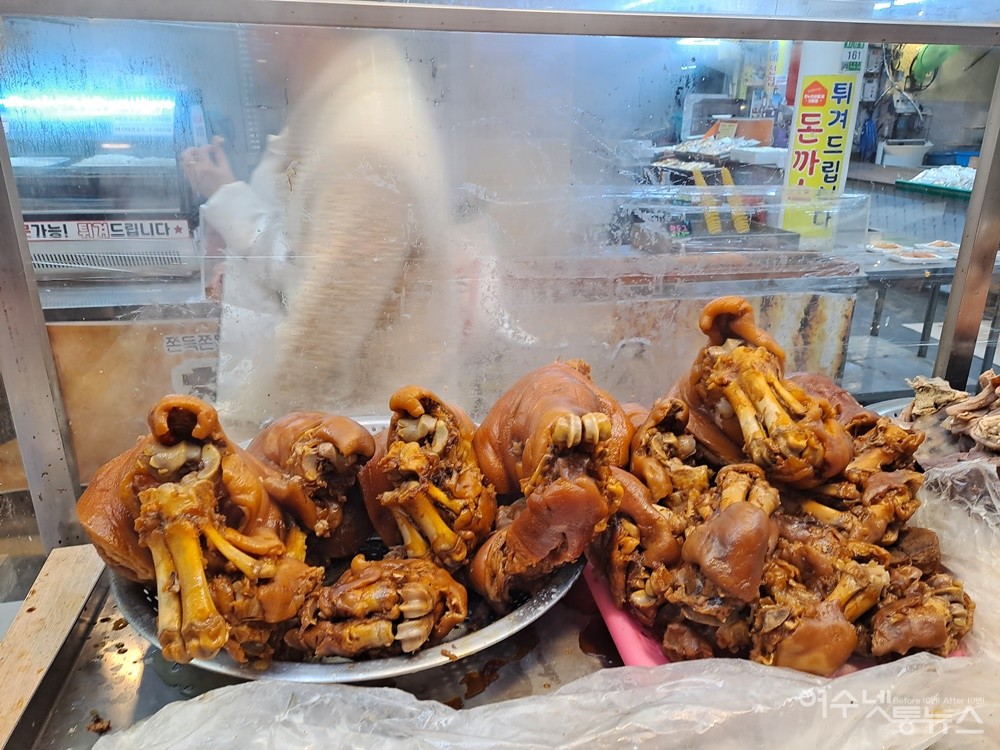 ▲가게 앞에 진열된 한방 족발이다. ⓒ조찬현