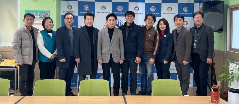 ▲ 김대중 전라남도교육감이 8개 교직단체 및 노동조합 사무실을 방문했다.