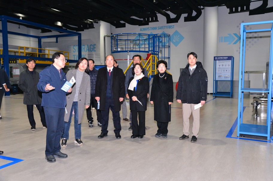 ▲ 여수미래혁신지구를 방문한 여수시의회 기획행정위원회 