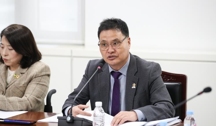 ▲ ‘전라남도 외국인계절노동자 지원을 위한 입법 추진 간담회’에서 주종섭 의원이 발언하고 있다.