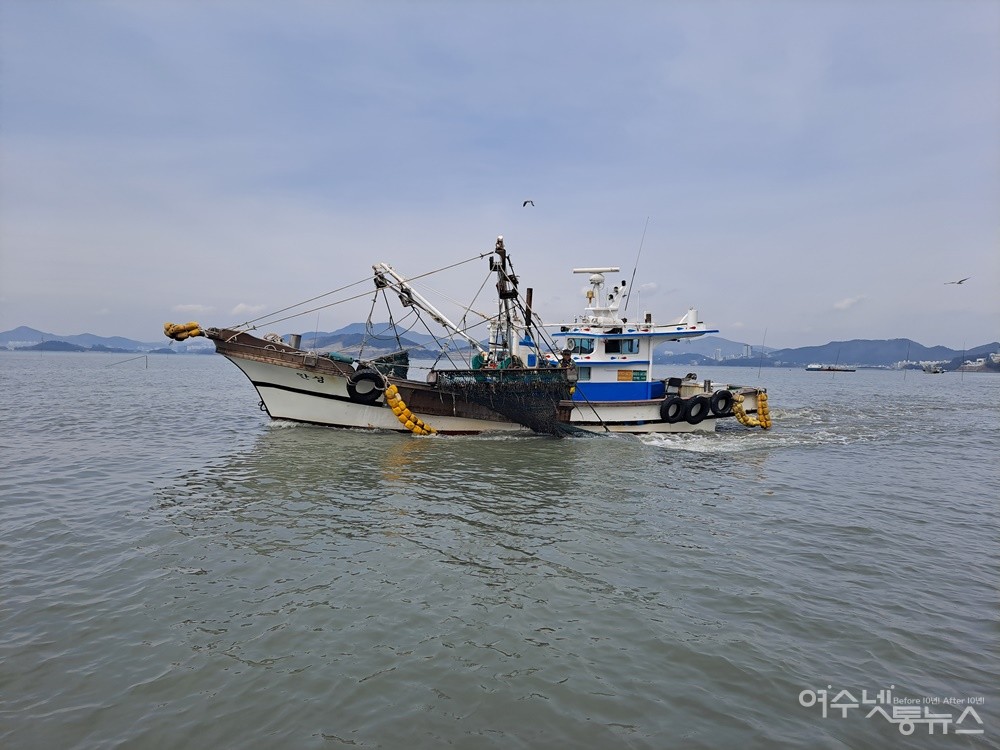 ▲여수시 돌산읍 평사리 도실마을 새조개 채취선이다. ⓒ조찬현