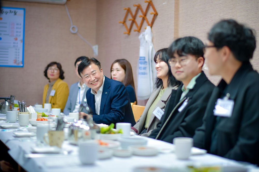 ▲ '시장이 간다 여수 통통’ 소통행보