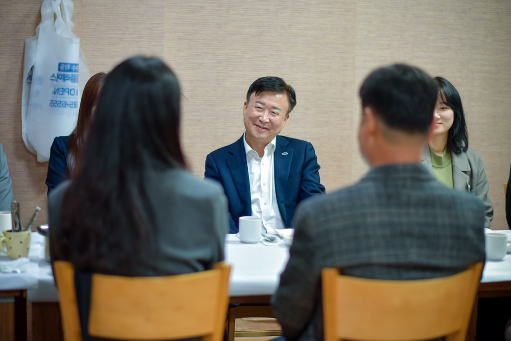 ▲ '시장이 간다 여수 통통’ 소통행보