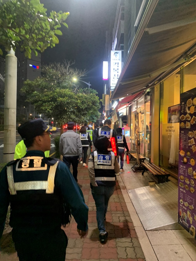 ▲ 상가밀집지역 순찰