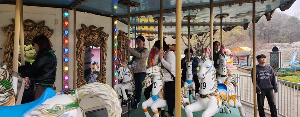 ▲  광주패밀리랜드에 다녀온 여수시장애인복지관