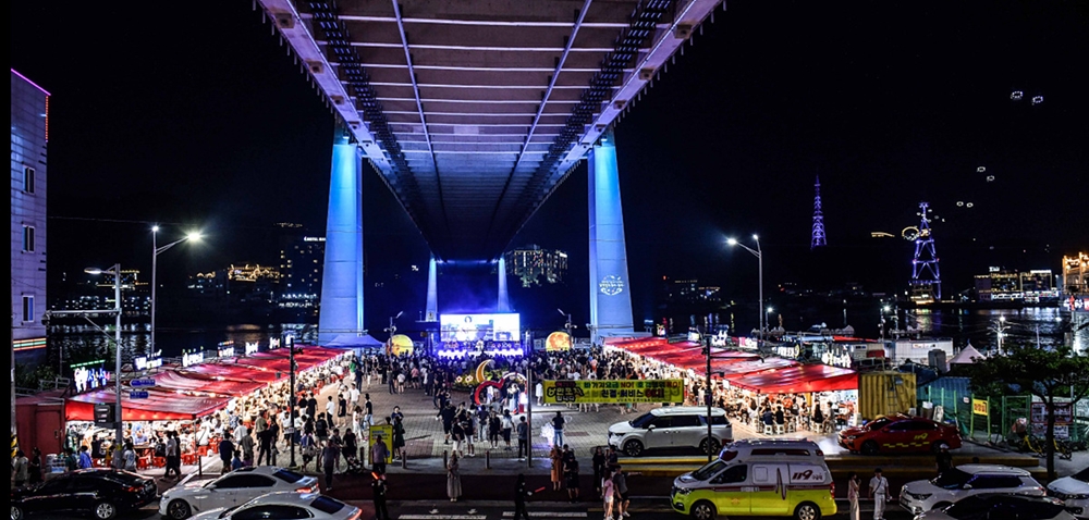 ▲ 여수 낭만포차에서 열린 낭만버스킹 썸머페스티벌 