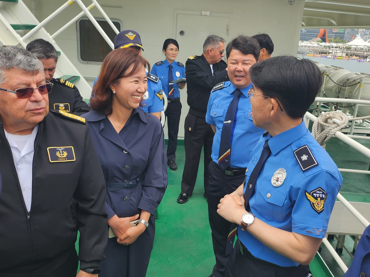 미겔 코르도바 에콰도르 해군참모총장과 국방무관 등 주요 외빈들이 교육원과 훈련함을 방문해 시설과 장비 등을 견학했다