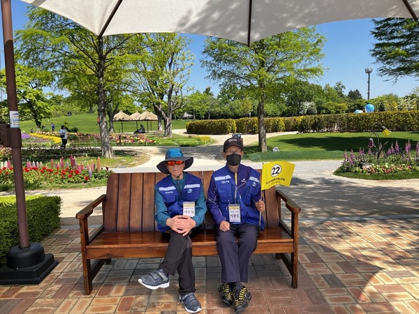 ▲ 문수복지관 노인일자리 및 사회활동지원사업 참여자 순천만국가정원 문화활동 