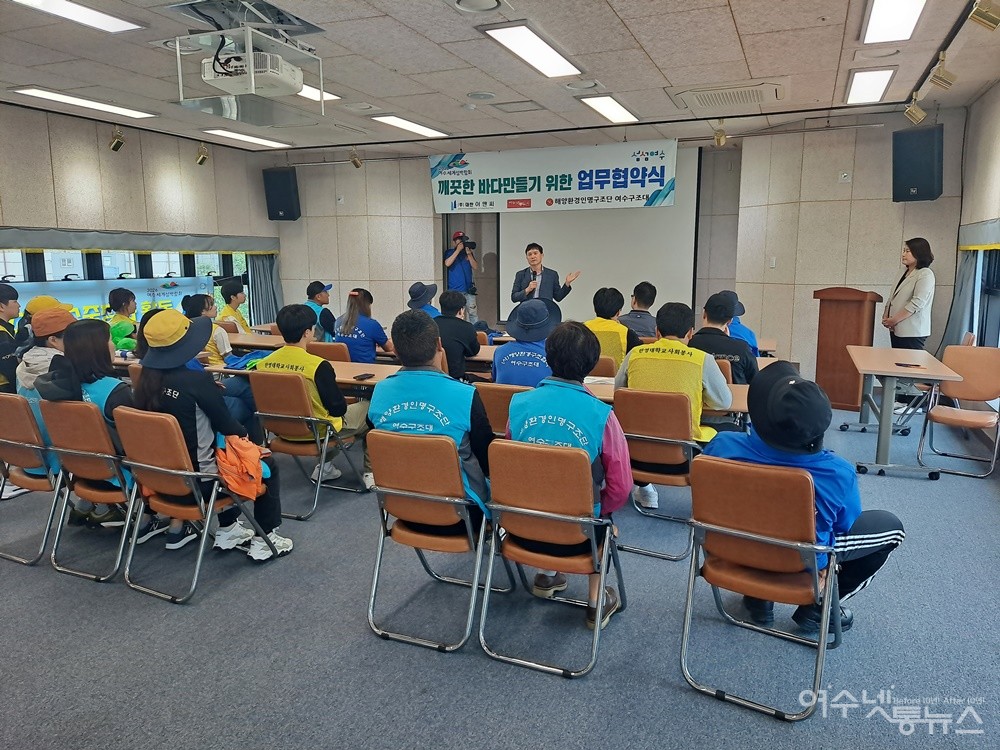 ▲심명남 여수넷통뉴스 대표가 인사말을 하고 있다. ⓒ조찬현