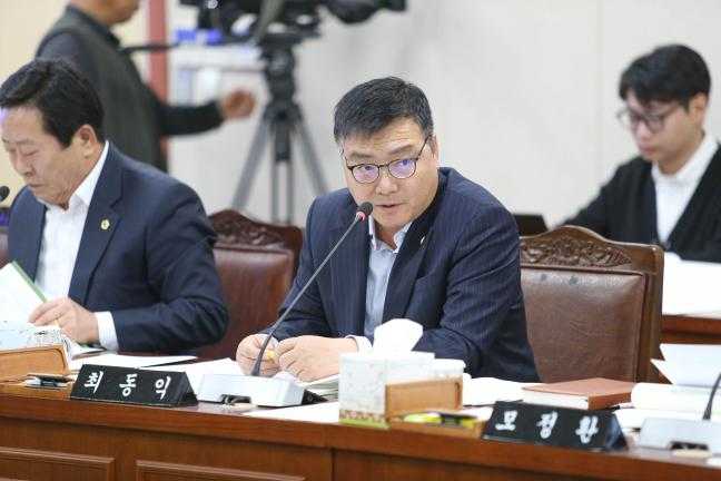 ▲ 최동익 도의원