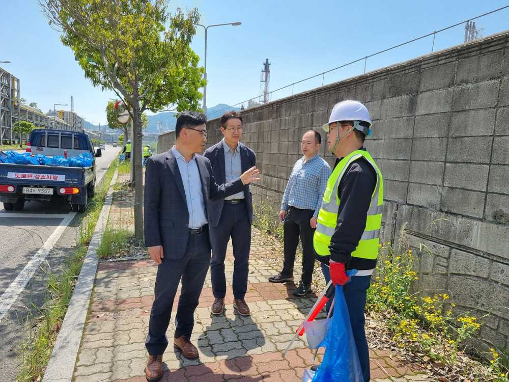 ▲ 여수국가산단 상시 가로환경 청소