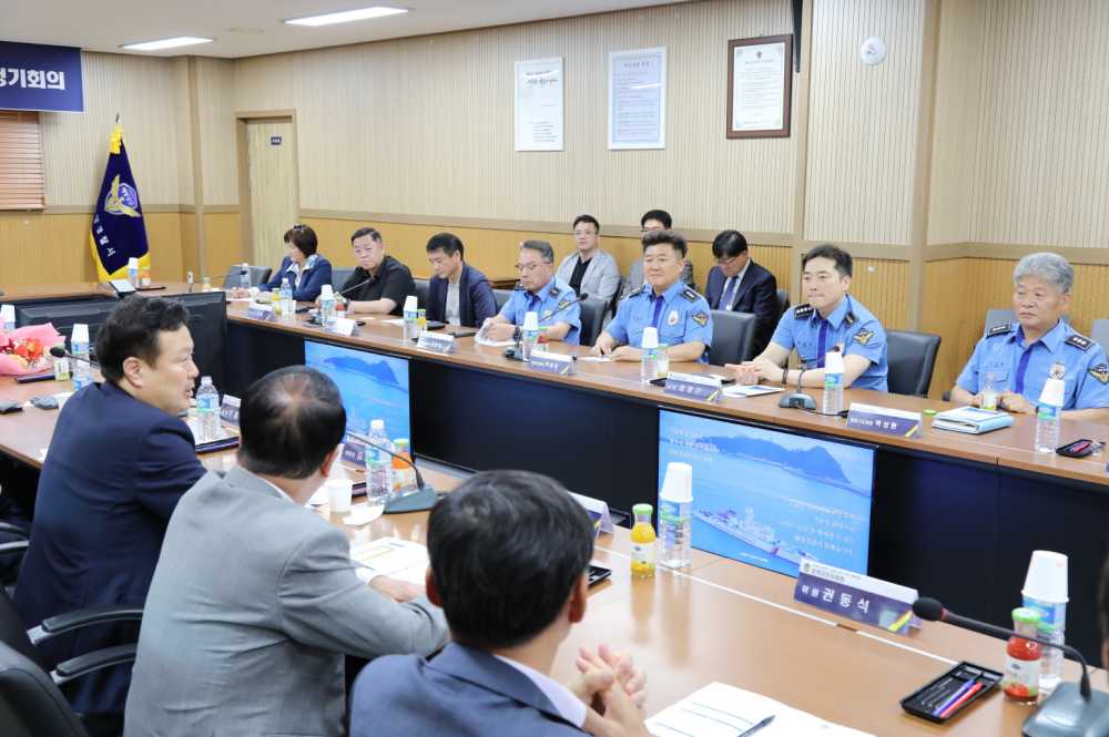 ▲ 토론을 진행중인 정책자문위원회