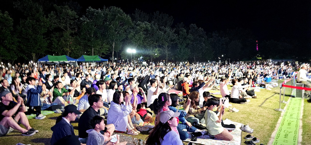 ▲ 2024여수재즈페스티벌이 열린 웅천 친수공원에 많은 인파가 몰렸다