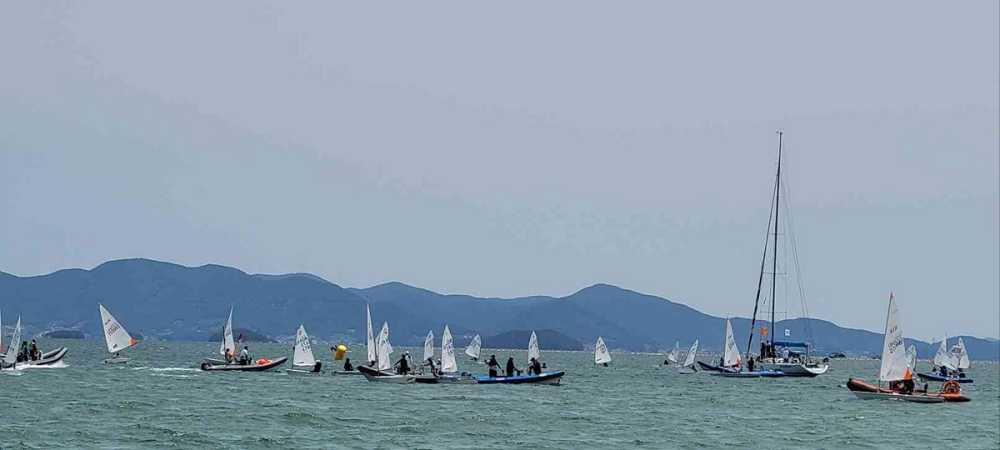 ▲ 소호요트경기장에서 펼쳐진 전국 소년체전 요트종목에 출전한 선수들의 경기 모습