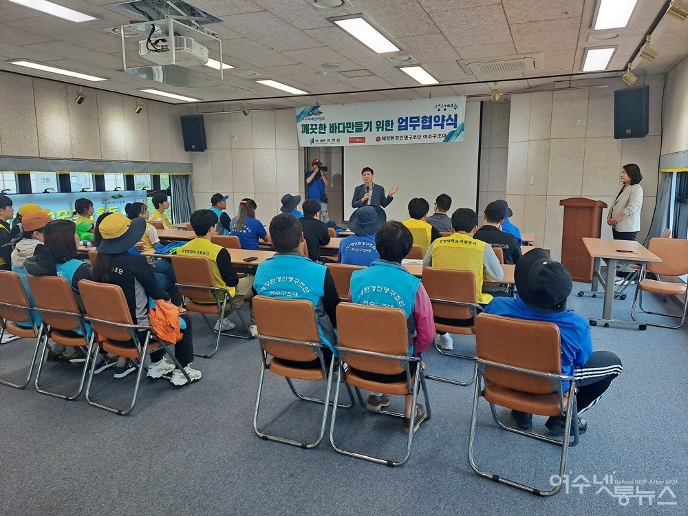 ▲심명남 여수넷통뉴스 대표가 인사말을 하고 있다. ⓒ조찬현