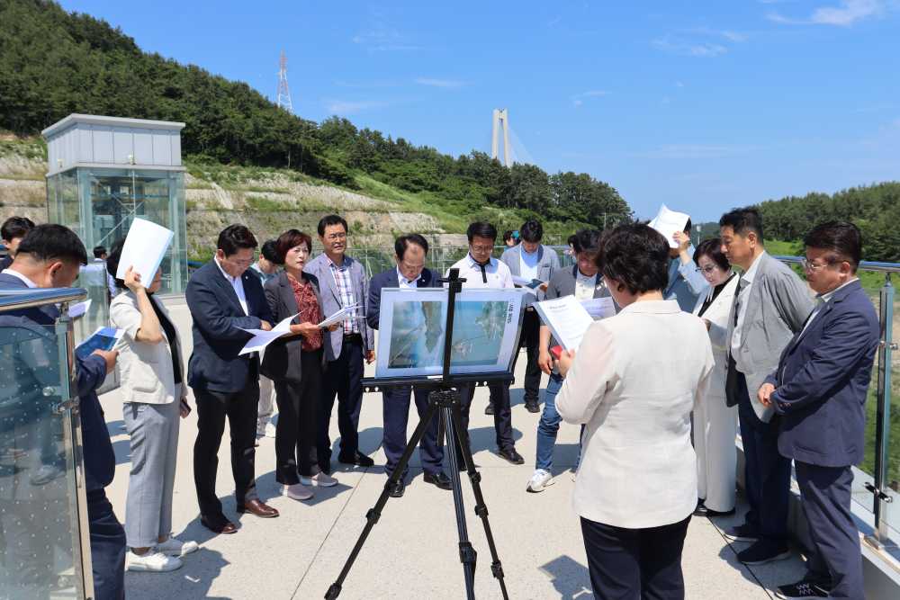 ▲  ‘백리섬섬길 제1호 관광도로 지정 연구회’ 와 고흥군의회가 상생간담회를 가졌다.