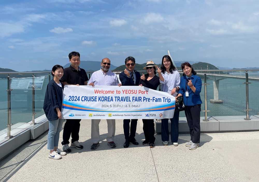 ▲ 여수시가 2024 한국 테마관광 박람회 사전 이벤트로 홀랜드 아메리카&씨번, MSC 등 크루즈 선사 관계자를 여수로 직접 초청해 ‘백리섬섬길 섬 파노라믹 투어’를 선보였다. 