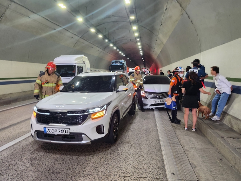 ▲ 취적터널 3중추돌사고 현장