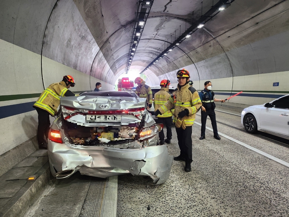 ▲  취적터널 3중추돌사고 현장