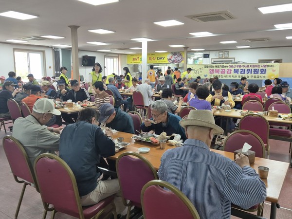 ▲ 한화에어로스페이스(주) 여수사업장과 함께하는 '원기 충전 특식 DAY '