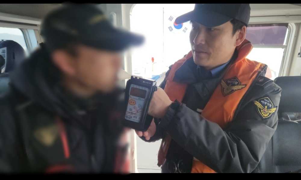 ▲ 음주운항을 단속하는 여수해경