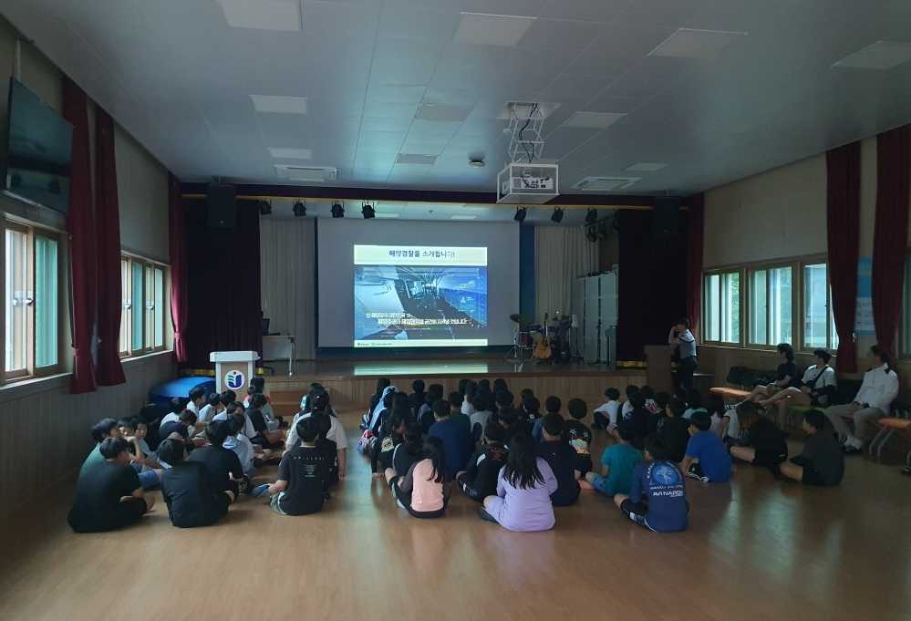 ▲ 나로도학생수련장에서 교육 중인 여수해경