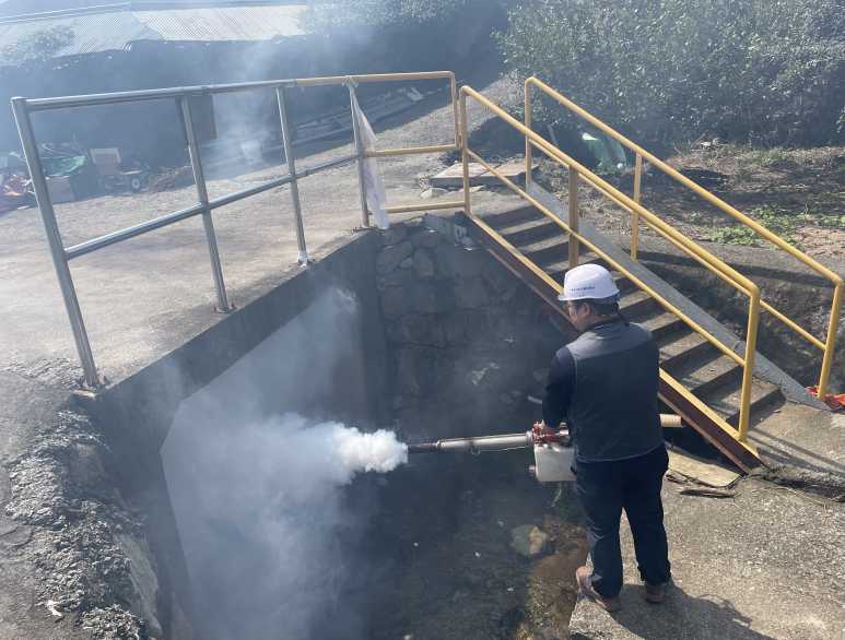 ▲ 여수시도시관리공단 환경자원사업소 방역활동