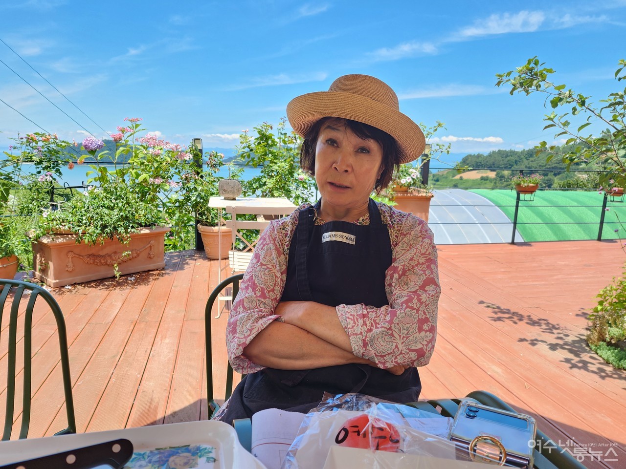 ▲ 전라남도 예쁜정원 콘테스트에서 최우수상을 수상한 농부의 정원 그로브를 만든 홍정녀씨의 모습 ⓒ심명남