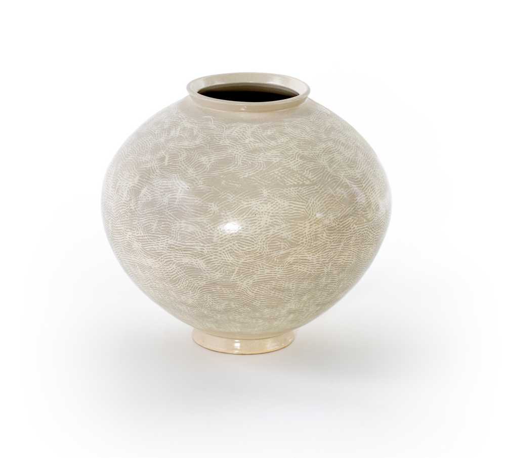 ▲ 김종균, 섬은 있다2(38˟38˟34, 백토,백상감)