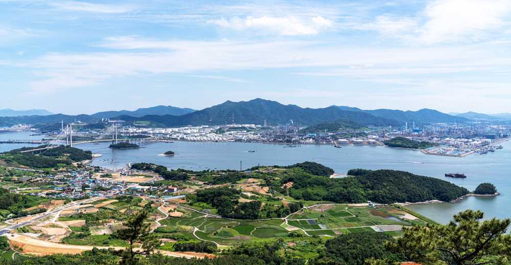 ▲ 광양만 전경. 정기명 시장은 ‘여수만 르네상스 중장기종합개발계획’을 통해 여수 바다를 하나의 거대한 정원처럼 꾸밀 계획이다.