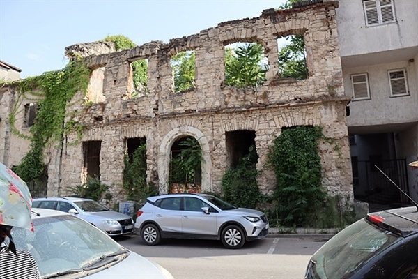 ▲ 전쟁 당시 부서진 건물 잔해 모습 ⓒ 오문수