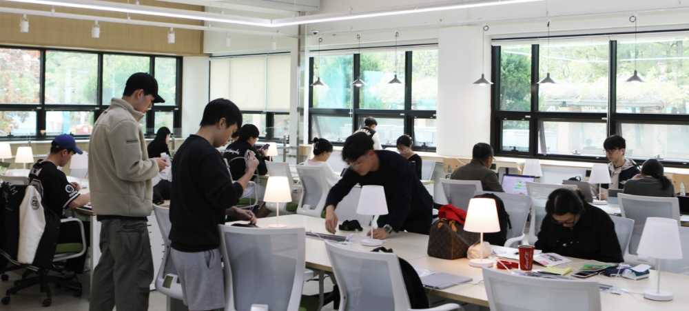 ▲리모델링된 전남대 여수캠퍼스 도서관