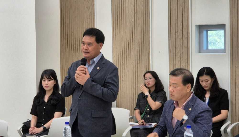 ▲ 주종섭 의원  ‘여수국가산단 브랜드산단 조성 타당성 조사 및 기본계획 수립 착수보고회’에 참석했다