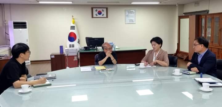 ▲ 박성미 여수시의원이 여수해수청장을 면담하고 있다.