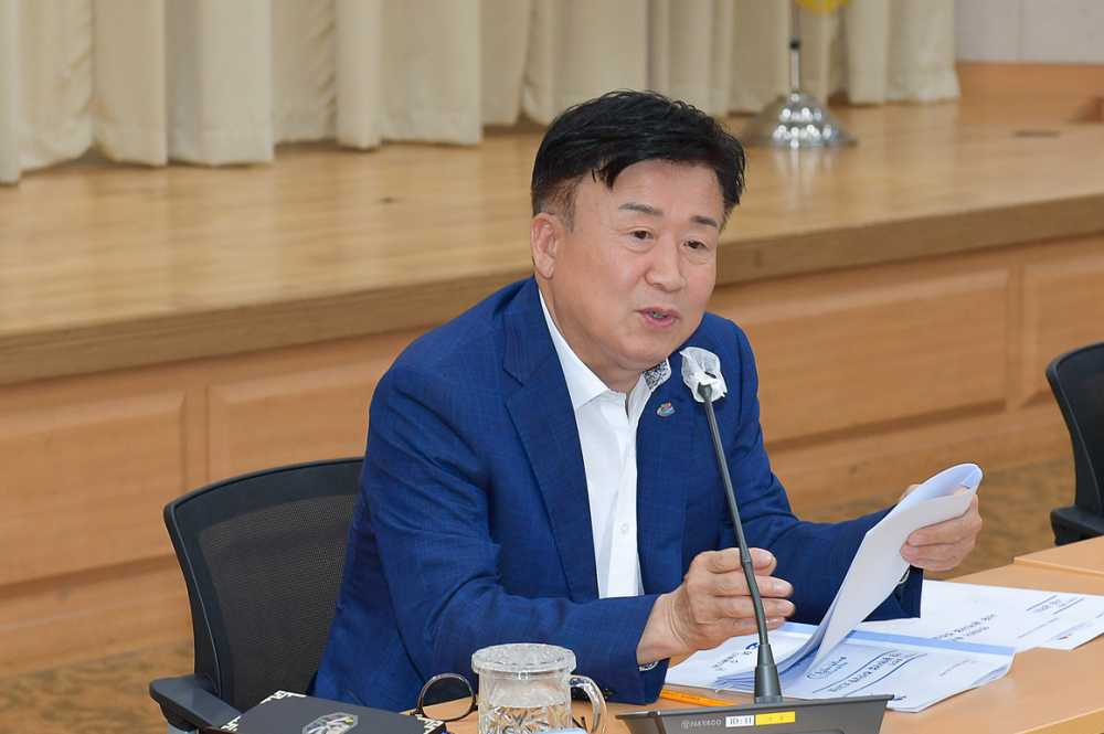 ▲  정기명 시장이 6일 ‘민선 8기 후반기 공약사업 추진상황 보고회’를 열어 공약사업에 대한 진행 상황을 논의하고, 부진 사업에 대한 분석 및 해결 방안을 모색했다.