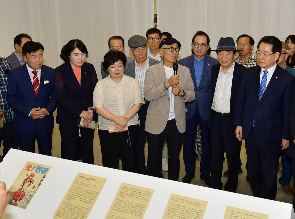 ▲ 정기명 시장이 ‘허영만 화백 50주년 기획전시’ 개막식에 참석했다.