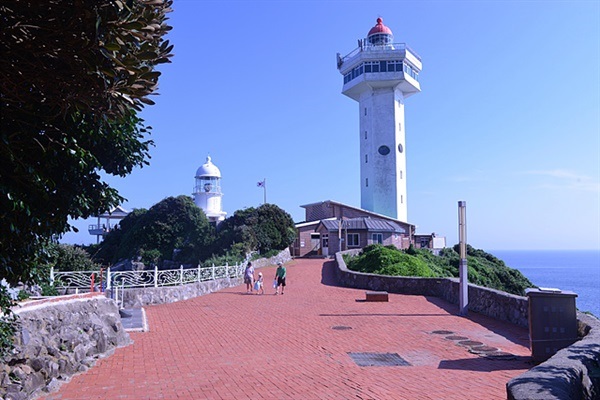 ▲ 1905년에 설치된 거문도 등대. 인천 월미도 등대에 이어 우리나라에서 두번째로 세워졌다. ⓒ 오문수