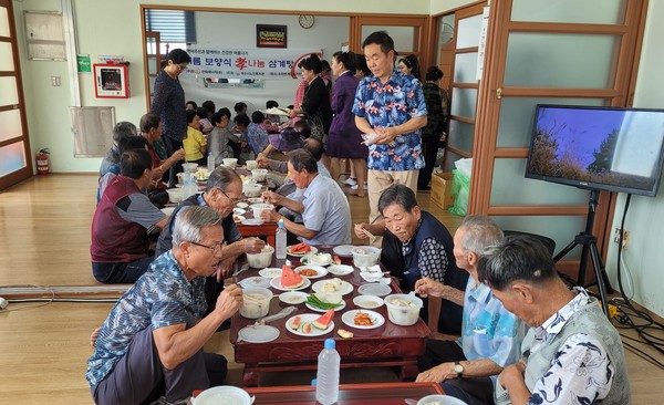 ▲ 기력회복에 좋은 여름철 보양특식 삼계탕 대접