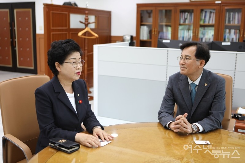 ▲전남대 여수캠퍼스를 방문한 백인숙 시의장 ⓒ여수시의회