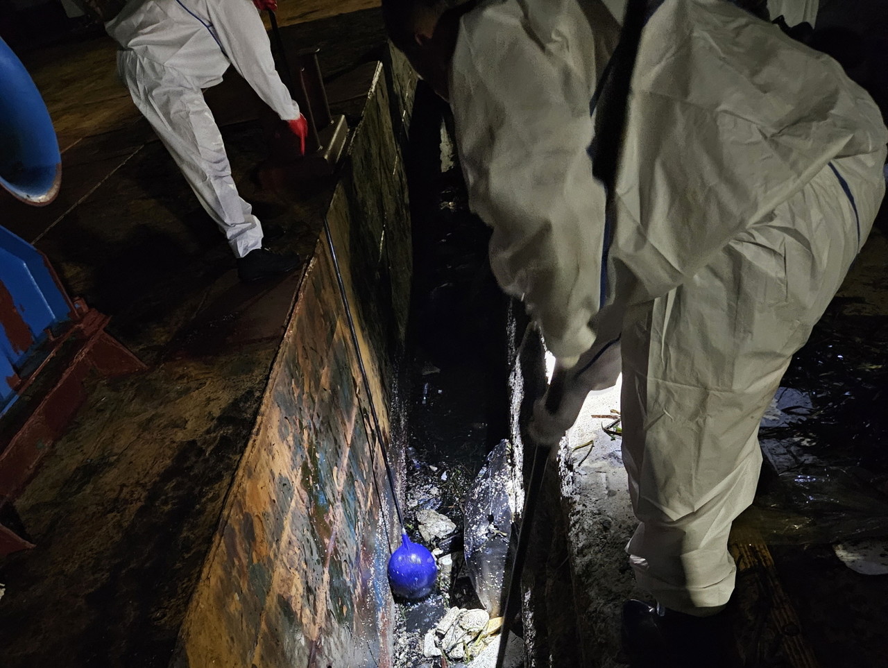 ▲여수해양경찰 방제작업 ⓒ여수해양경찰서