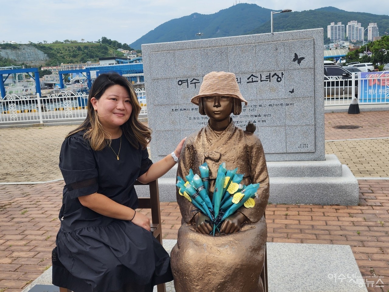 ▲ 한국계 미국 버지니아 하원의원 Iren Shin(아이린 신은 한국이름 신재연)의원이 소녀상을 둘러보고 "일본이나 타이완처럼 한국정부가 나서 합법적인 로비를 하라"고 조언하고 있다 ⓒ심명남